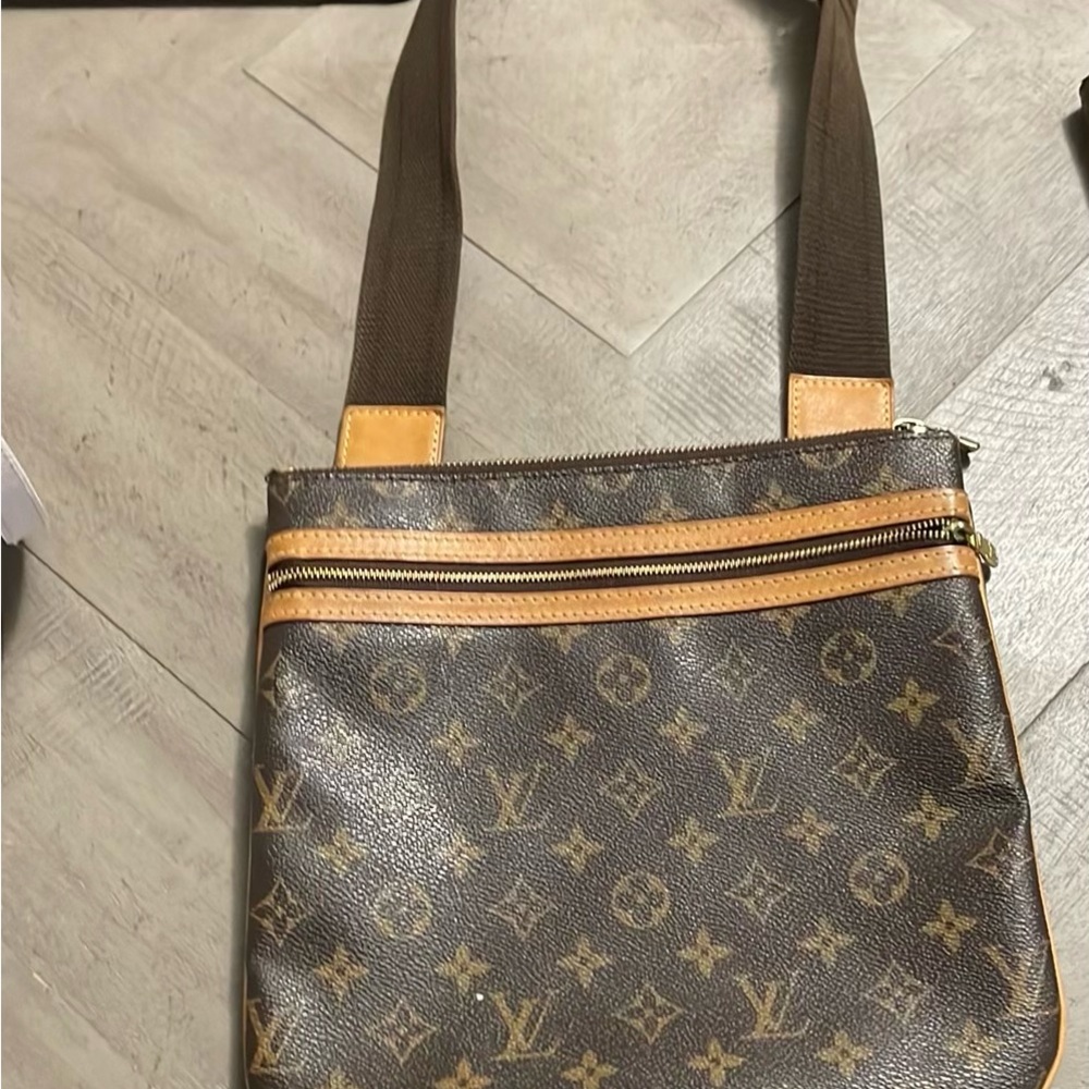 Louis Vuitton crossbody NWOT